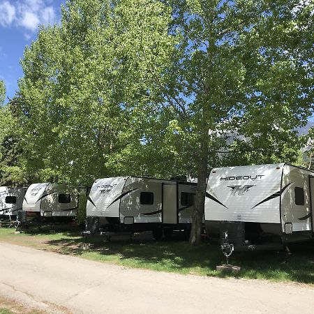 Rundle Mountain Rv Park Hotell Canmore Eksteriør bilde