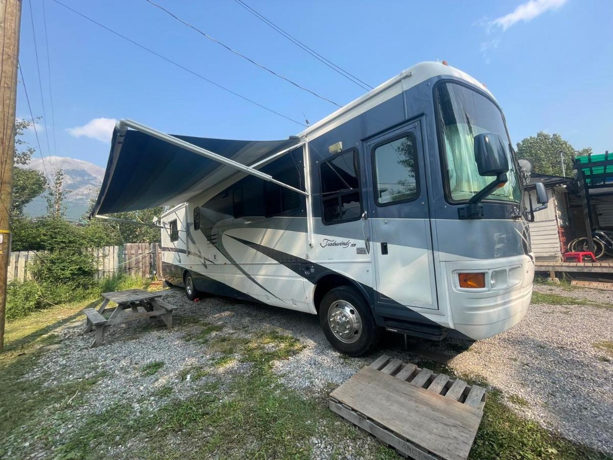 Rundle Mountain Rv Park Hotell Canmore Eksteriør bilde